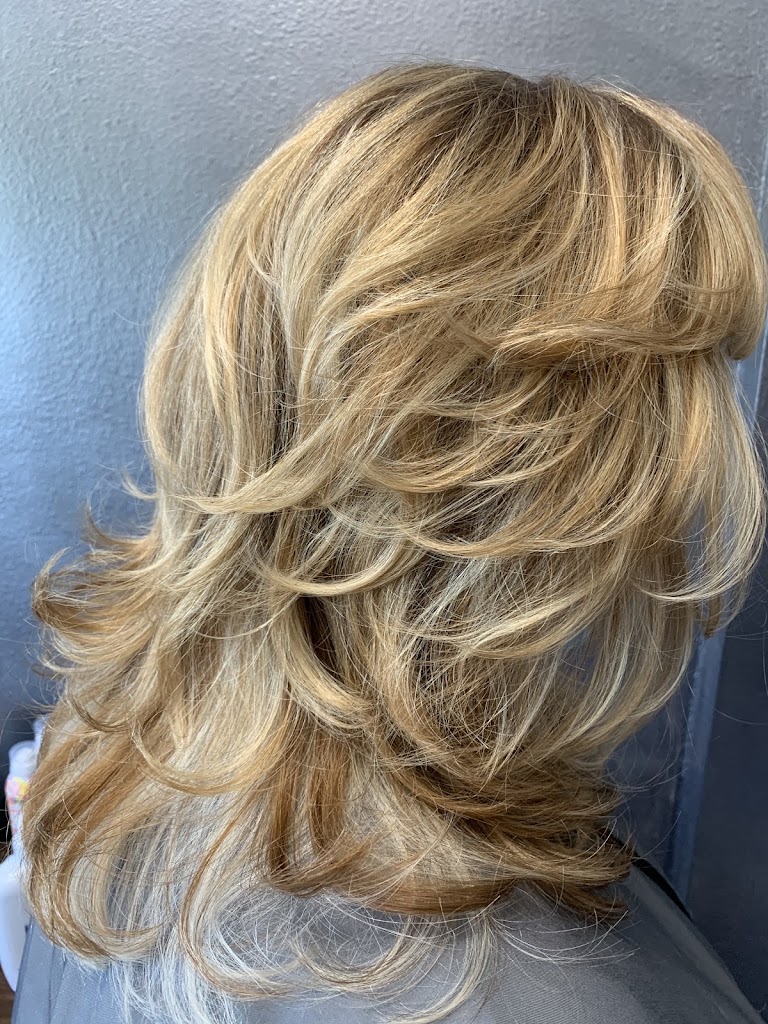Stella & Tutu Hair Studio 21044