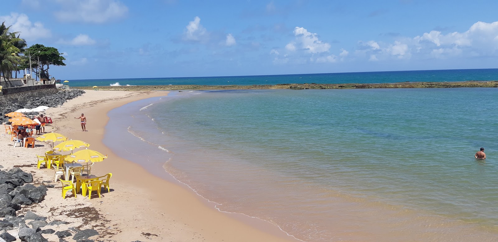 Zdjęcie Praia de Jaua z powierzchnią turkusowa czysta woda