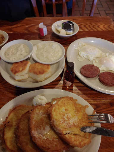 American Restaurant «Cracker Barrel Old Country Store», reviews and photos, 1162 Wayne Ave, Chambersburg, PA 17202, USA