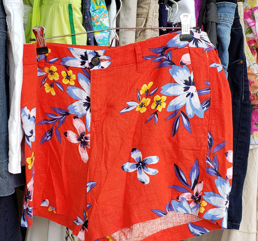 Thrift Store «Hand to Hand Thrift Store», reviews and photos, 785 Terryville Ave, Bristol, CT 06010, USA