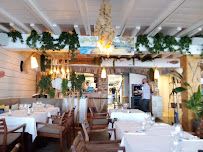 Atmosphère du Restaurant de spécialités provençales Marius à la Plage à La Croix-Valmer - n°12