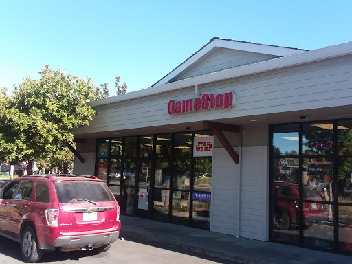 GameStop, 6560 Hembree Ln STE 190, Windsor, CA 95492, USA, 