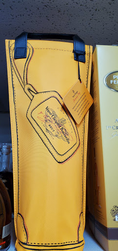 Liquor Store «Rolling Road Liquor Store», reviews and photos, 1101 N Rolling Rd # 1, Catonsville, MD 21228, USA