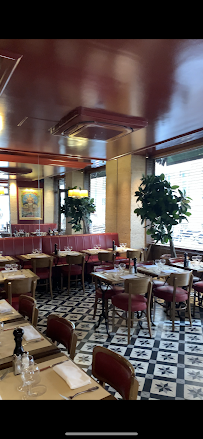 Atmosphère du Restaurant français Camille à Paris - n°14