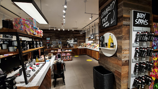 Cosmetics Store «lush fresh handmade cosmetics», reviews and photos, 9090 Destiny USA Dr, Syracuse, NY 13290, USA