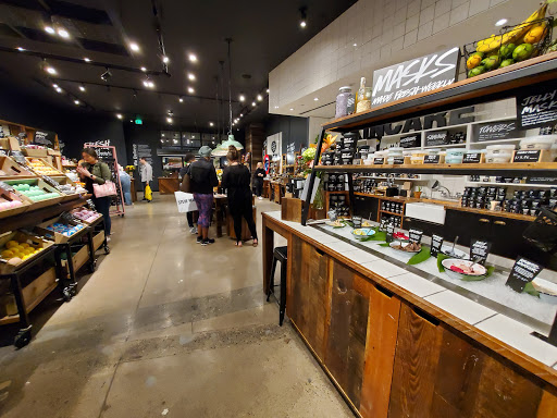 Cosmetics Store «Lush», reviews and photos, 112 E Broadway, Bloomington, MN 55425, USA