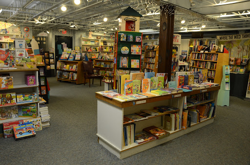 Book Store «Prairie Lights Books & Cafe», reviews and photos, 15 S Dubuque St, Iowa City, IA 52240, USA