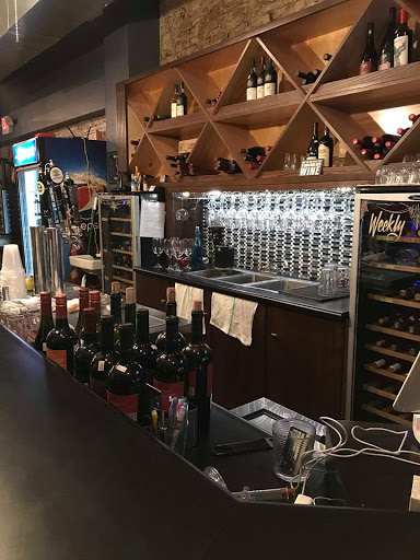 Wine Bar «Wine-Nutz», reviews and photos, 208 W 2nd St, Muscatine, IA 52761, USA