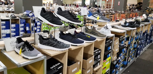 Shoe Store «DSW Designer Shoe Warehouse», reviews and photos, 139 Flatbush Ave, Brooklyn, NY 11217, USA