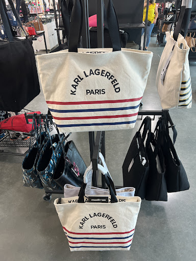 Department Store «Saks OFF 5TH», reviews and photos, 2416 Grand Cypress Dr, Lutz, FL 33559, USA