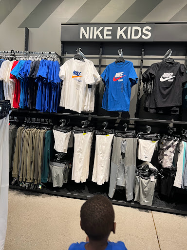 Clothing Store «Nike Clearance Store», reviews and photos, 2573 Old Vineland Rd, Kissimmee, FL 34746, USA