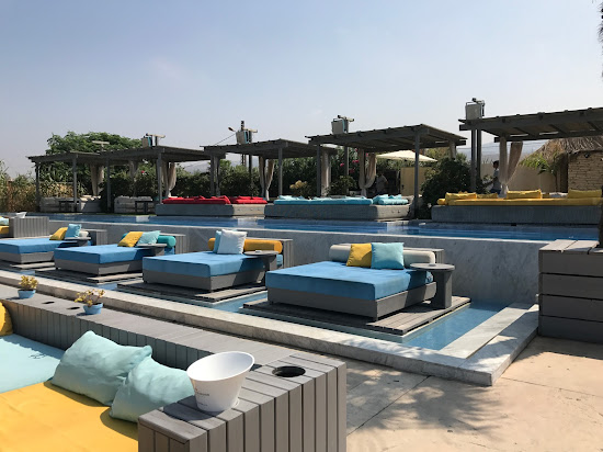 Iris Beach Club
