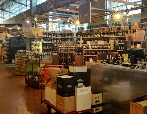 Wine Bar «Thief Wine Shop & Bar», reviews and photos, 400 N Water St, Milwaukee, WI 53202, USA