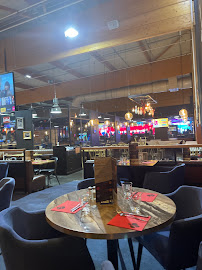 Atmosphère du La Brasserie du 10.55 | Chalon - Restaurant, Bar, Bières Artisanales à Chalon-sur-Saône - n°2