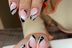 Salon Halee Nails & Beauty- Wimpernverlängerung- Kosmetik und Fußpflege image