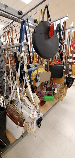 Shopping Mall «Morris Hills Shopping Center», reviews and photos, 3035-3189 US-46, Parsippany, NJ 07054, USA