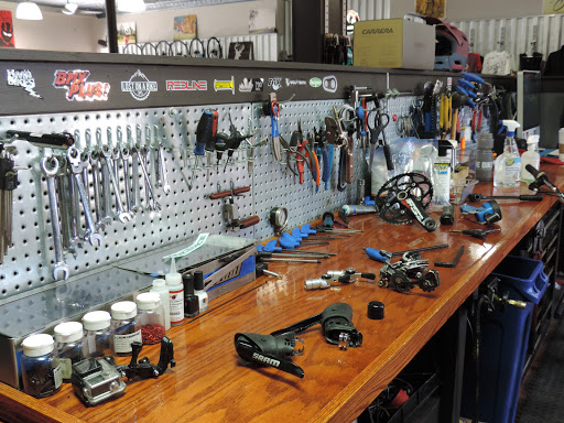 Bicycle Store «The Bike Hub», reviews and photos, 495 N Main St, Glen Ellyn, IL 60137, USA