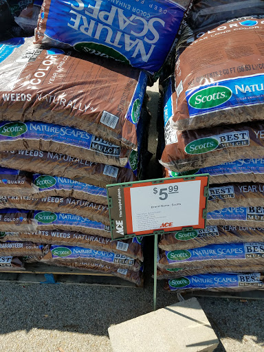 Hardware Store «Charleston Ace Hardware», reviews and photos, 1320 E St, Charleston, IL 61920, USA