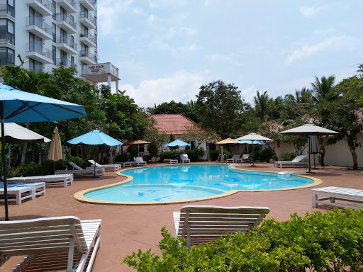 Paris Beach Village
