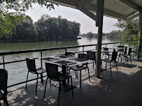 Atmosphère du Restaurant français Le Nymphéa à Lamarche-sur-Saône - n°17