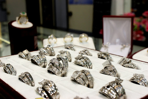 Jeweler «Casa De Oro Fine Jewelry», reviews and photos, 147 E Commerce St, San Antonio, TX 78205, USA
