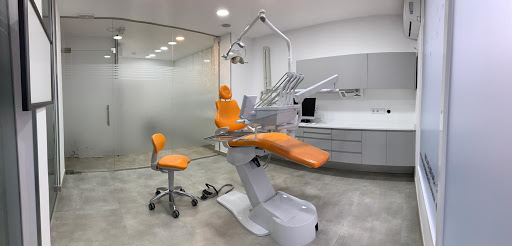 CLINICA DENTAL Sánchez León en San Lorenzo de El Escorial, Madrid