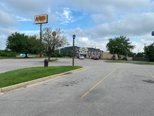 American Restaurant «Cracker Barrel Old Country Store», reviews and photos, 275 Brenton Way, Shepherdsville, KY 40165, USA