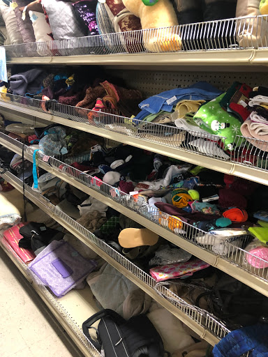 Thrift Store «Thrift Center Thrift Store», reviews and photos, 1060 El Camino Real, San Carlos, CA 94070, USA