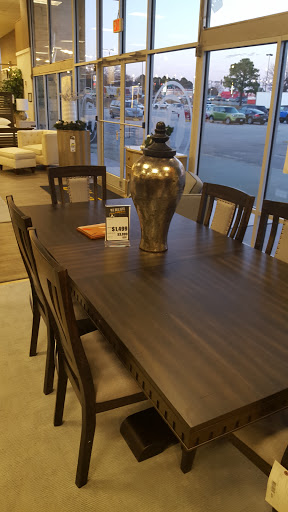 Furniture Store «The Dump Furniture Outlet», reviews and photos, 124 Newmarket Square, Newport News, VA 23605, USA