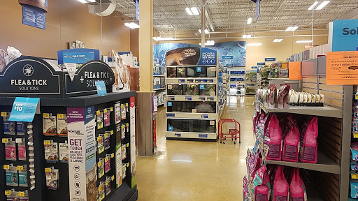 Pet Supply Store «PetSmart», reviews and photos, 700 N Milwaukee Ave, Vernon Hills, IL 60061, USA