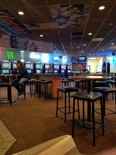 Bowling Alley «Classic Bowl», reviews and photos, 11707 Round Lake Blvd NW, Coon Rapids, MN 55433, USA