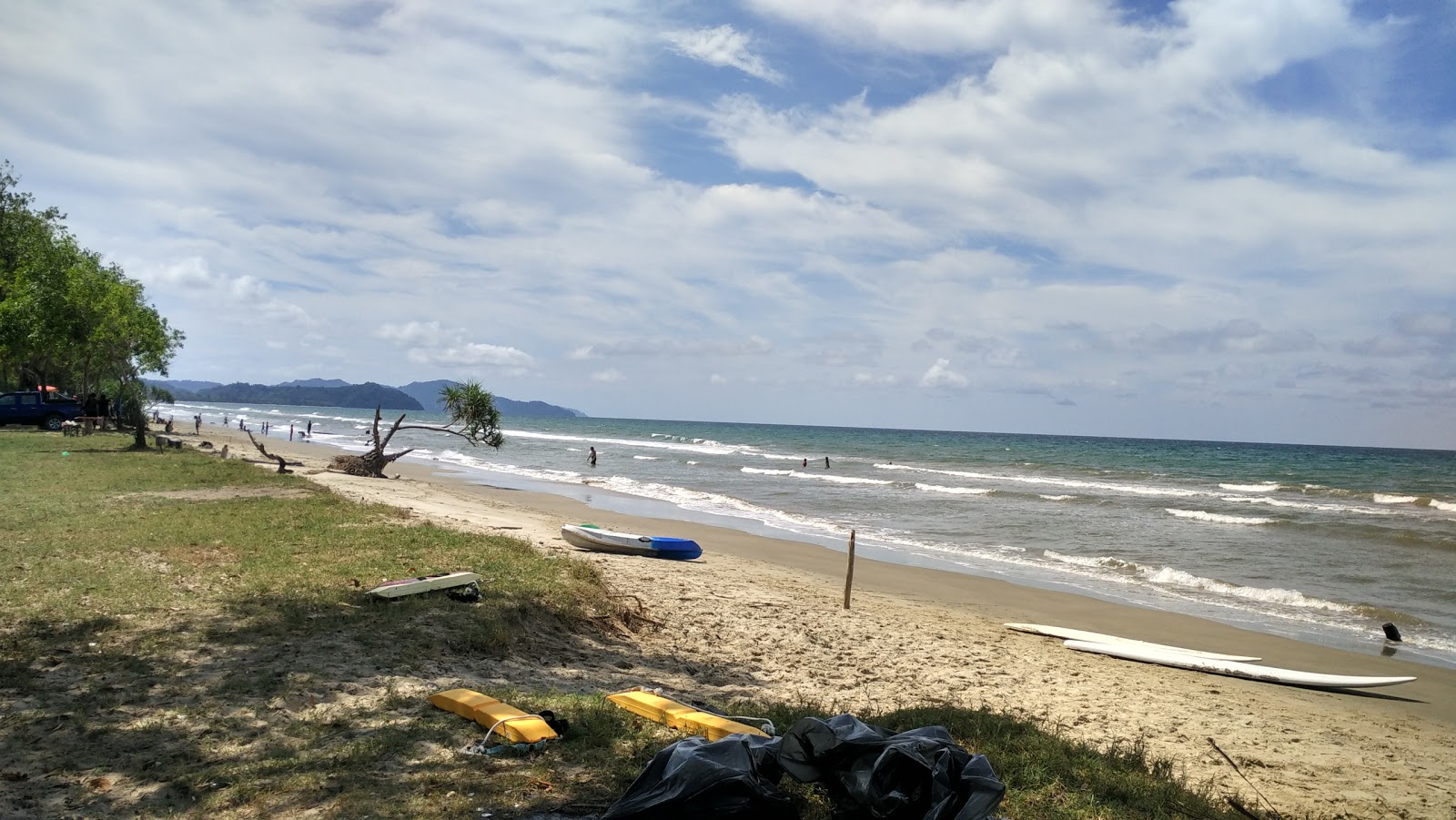 Foto de Shabandar Beach con algo limpia nivel de limpieza