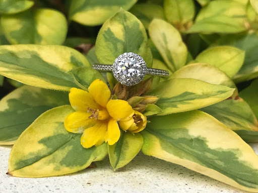 Jewelry Store «Diamond Leaf Jewelers», reviews and photos, 920 E 2nd Ave #117, Coralville, IA 52241, USA