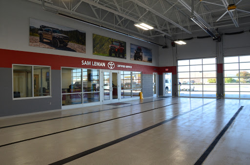 Toyota Dealer «Sam Leman Toyota Bloomington», reviews and photos, 1502 Morrissey Dr, Bloomington, IL 61701, USA