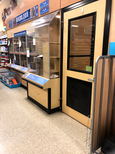 Pet Supply Store «PetSmart», reviews and photos, 1621 E Monte Vista Ave b, Vacaville, CA 95688, USA