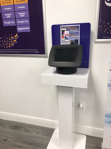 Cell Phone Store «MetroPCS Authorized Dealer», reviews and photos, 2825 Garden St, Titusville, FL 32796, USA