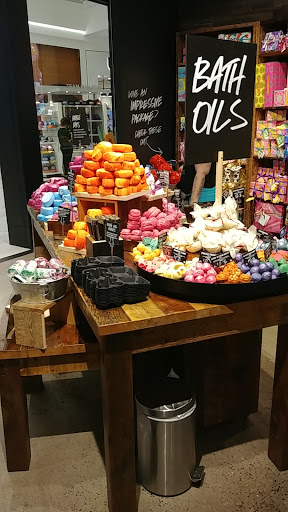 Cosmetics Store «Lush», reviews and photos, 112 E Broadway, Bloomington, MN 55425, USA