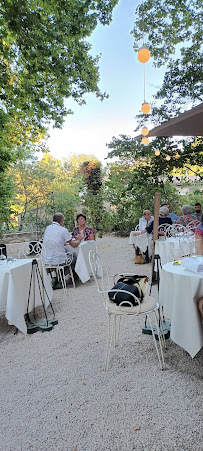 Atmosphère du Restaurant de spécialités provençales Chez Thomé à Le Tholonet - n°12