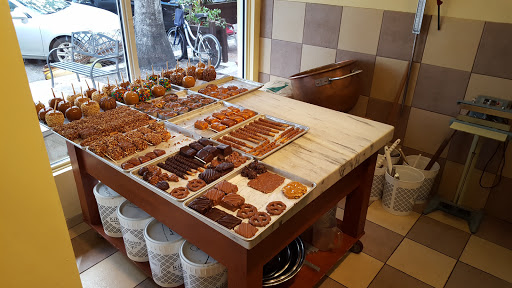 Chocolate Shop «Kilwins Hollywood», reviews and photos, 1907 Hollywood Blvd, Hollywood, FL 33020, USA