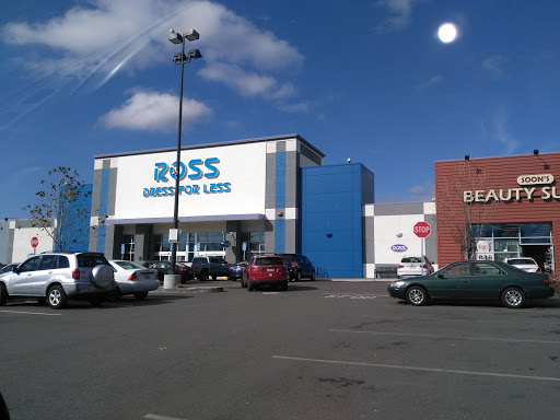 Foothill Square Shopping Center, 10700 MacArthur Blvd #200, Oakland, CA 94605, USA, 