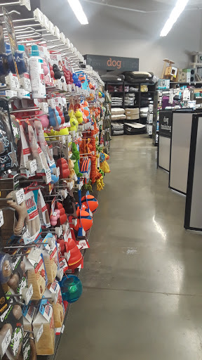 Pet Supply Store «Unleashed by Petco», reviews and photos, 1855 Wisconsin Ave NW a, Washington, DC 20007, USA