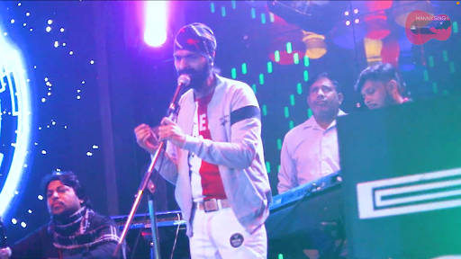 Manny Singh Live Singer & Composer | Original Compositions for Albums | Bollywood | Punjabi & Hindi Originals | Making Compositions For Companies , Firms | Live Shows | Cafe Singing | Restaurant Singing | Mehndi Ki Raat | Marriage Parties | Hotel Shows