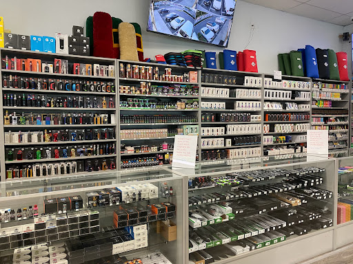 Tobacco Shop «The House of Vape and Smoke», reviews and photos, 944 W 6th St #114, Corona, CA 92882, USA