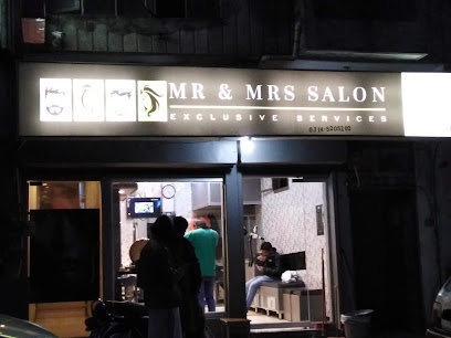 MR & MRS SALOON