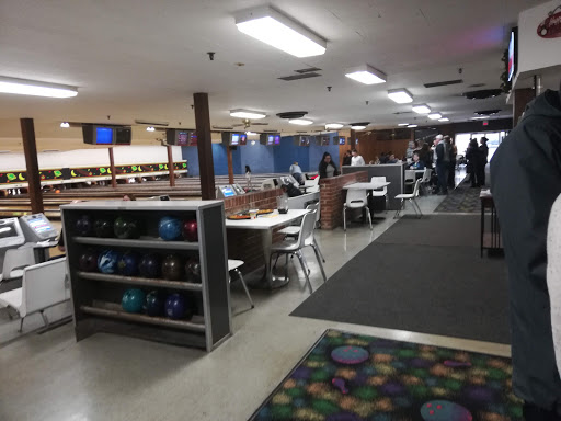 Bowling Alley «Wood Dale Bowl», reviews and photos, 155 E Irving Park Rd, Wood Dale, IL 60191, USA