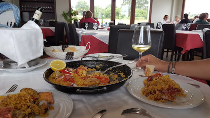 Restaurante Casa Maximo - Carretera de Luanco a Cabo de Peñas, Km. 4, 33440 Bañugues, Asturias, Spain