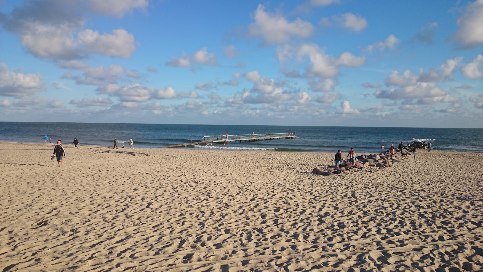 Foto van Hvidbjerg Beach met turquoise puur water oppervlakte