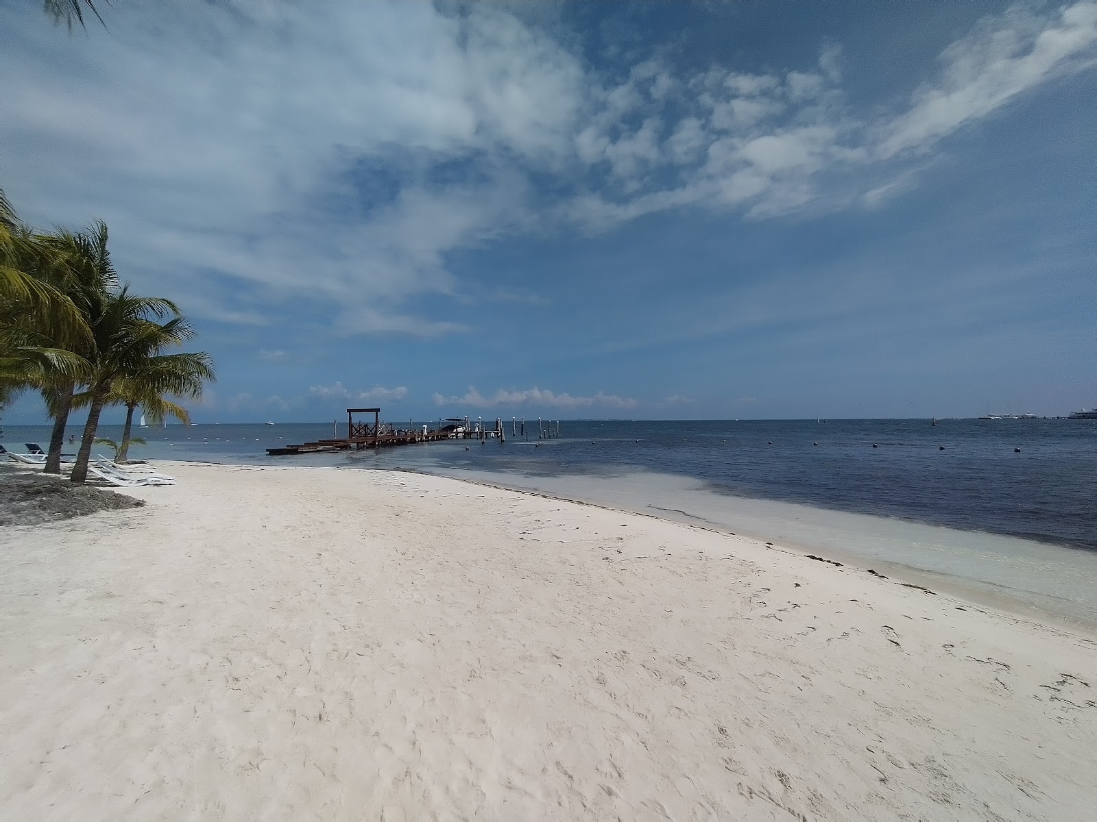 Photo de Playa Linda - endroit populaire parmi les connaisseurs de la détente