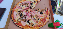 Pizza du Restaurant Les lauriers,anciennement la petite bouffe à Vallon-Pont-d'Arc - n°9