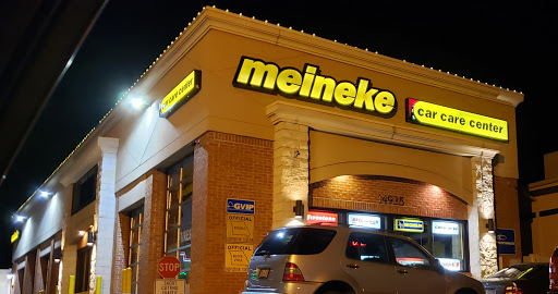 Auto Repair Shop «Meineke Car Care Center», reviews and photos, 14935 Manchester Rd, Ballwin, MO 63011, USA